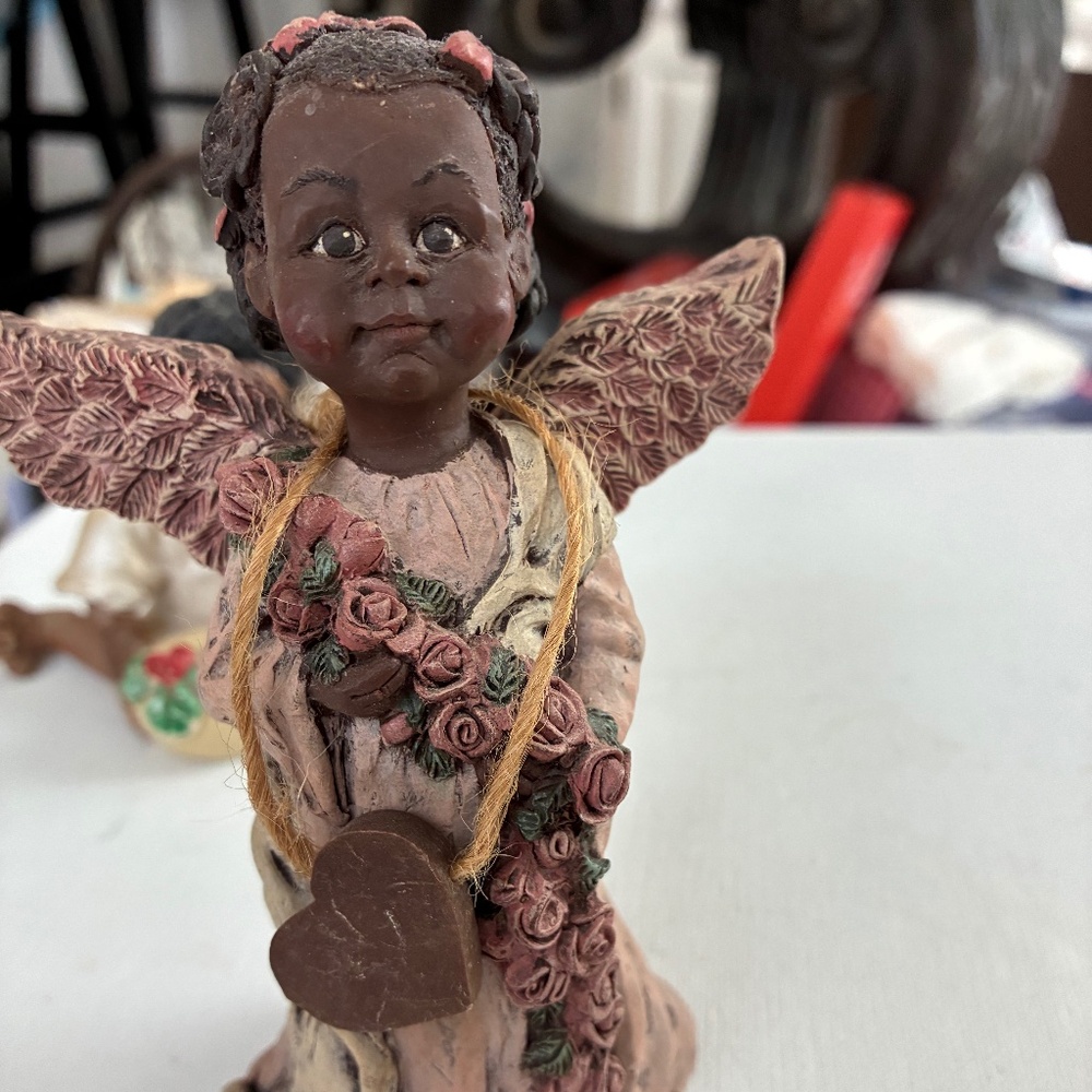 Art 1990 Sarah’s Attic LE Angel Child Figurine Holding Bouguet Roses Hand Painte